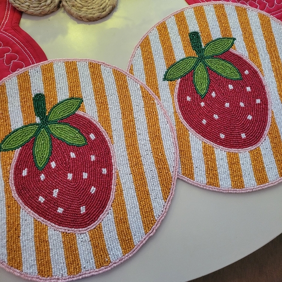 Set Of Strawberry Beaded Placemats - Picture 2 of 2